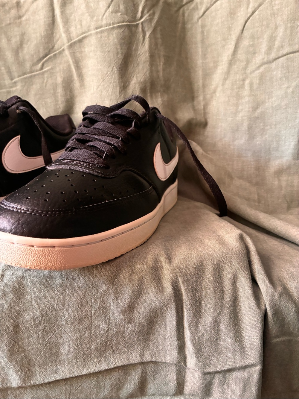 Nike Black Sneakers with White Swoosh - Picture 13 of 16